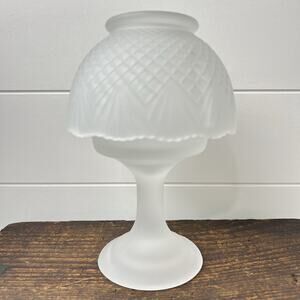 L.E. Smith Vintage Frosted Satin Glass Pedestal Fairy Lamp MCM Pineapple Cut